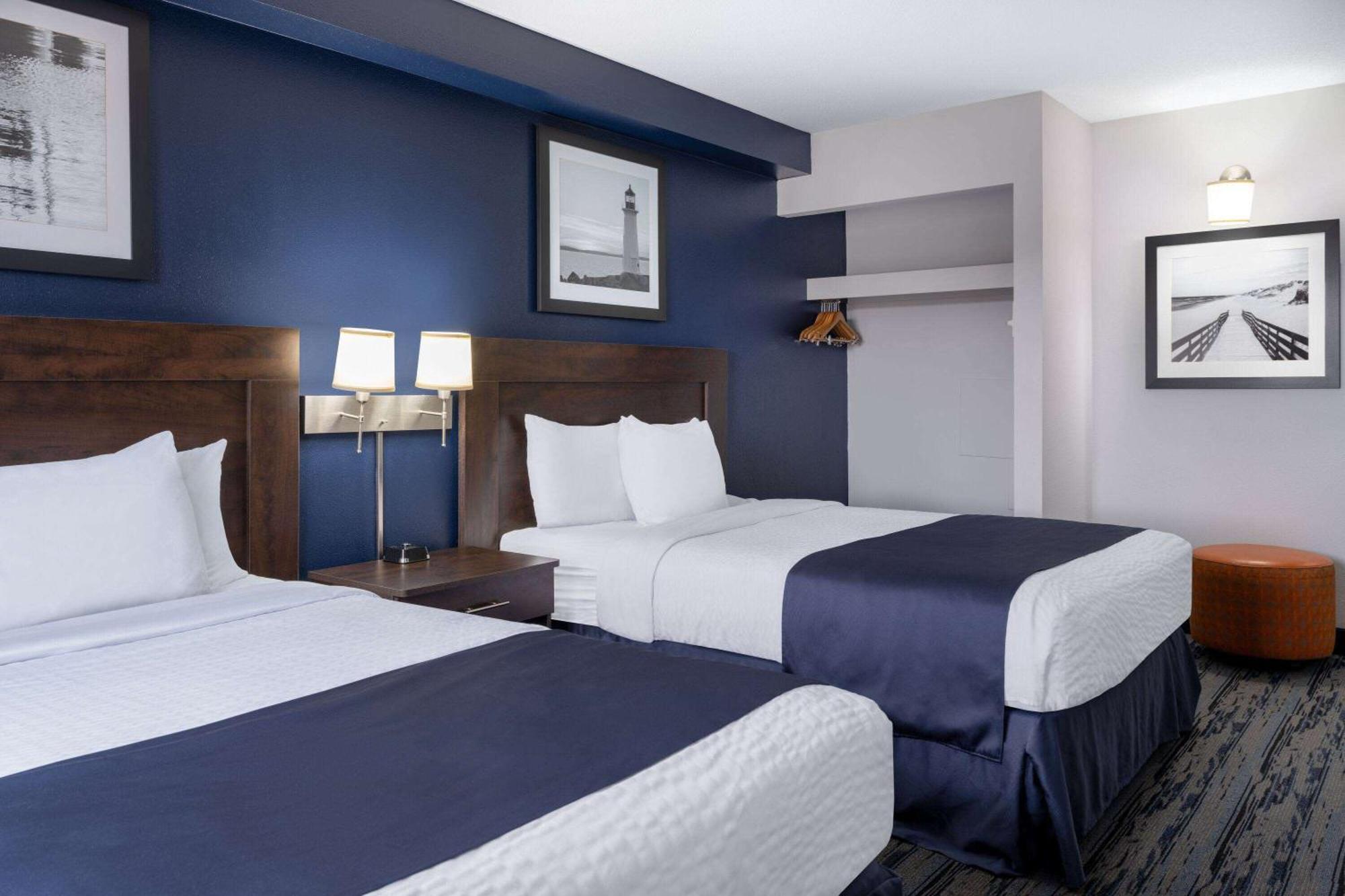 Travelodge Suites By Wyndham Сент-Джон Экстерьер фото